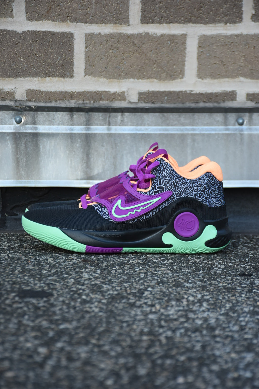 Timothy Goodman x KD Trey 5 ‘Brooklyn Court’ ￼