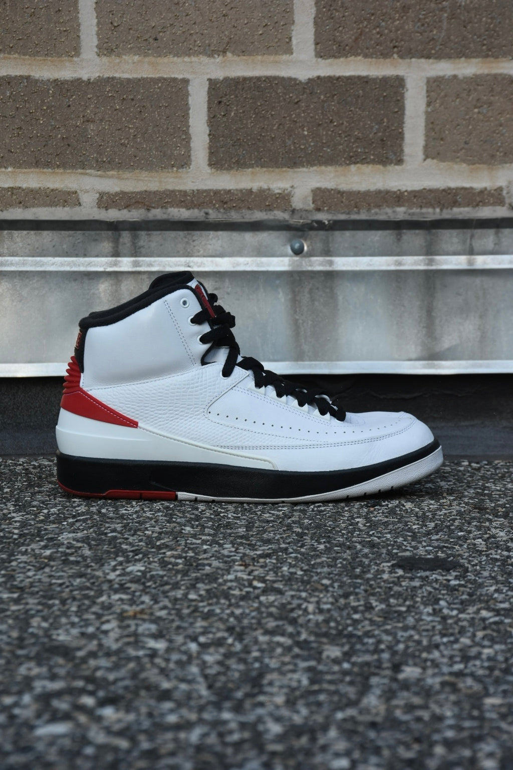 Air Jordan 2 Retro ‘Chicago’ 2022