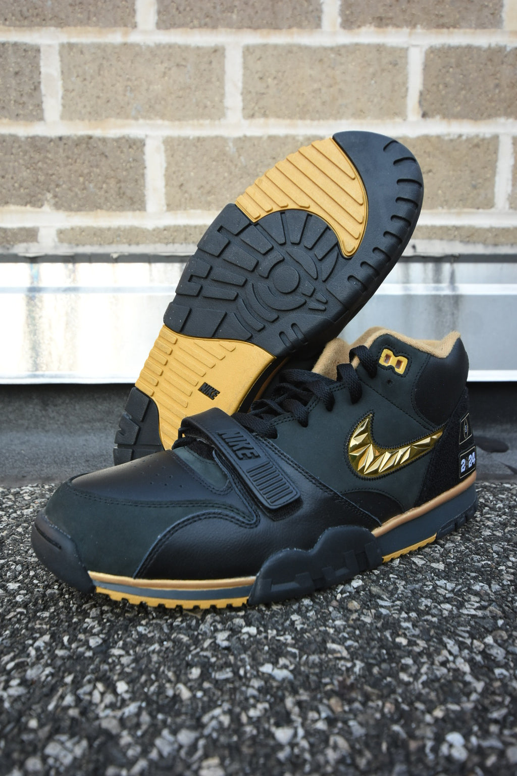 Nike Air trainer 1 ‘College Football Playoff Pack Black’