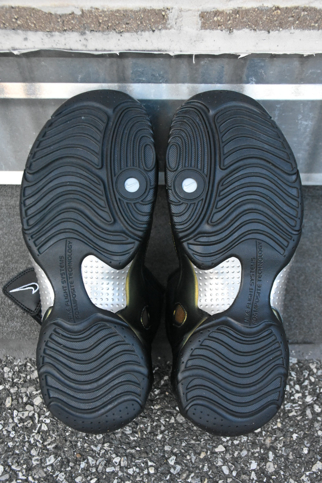 Nike Air Flightposite ‘Metallic Gold’ 2024