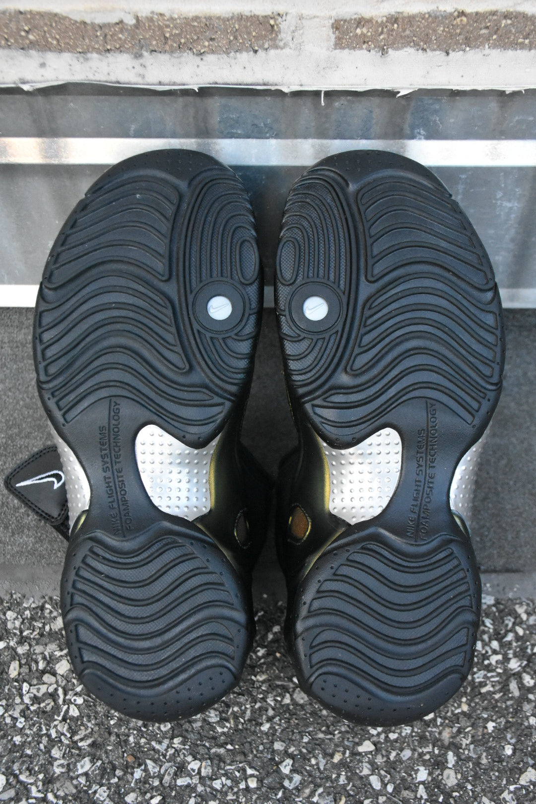 Nike Air Flightposite ‘Metallic Gold’ 2024